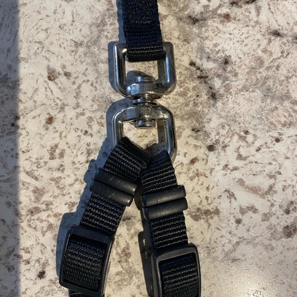 Double Pet Leash for Double the Walking Fun! - Picture 4 of 7